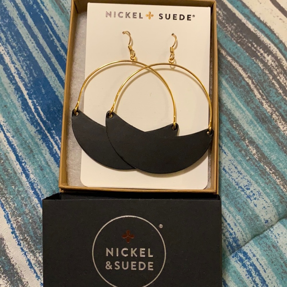 Nickel & Suede Black Asters